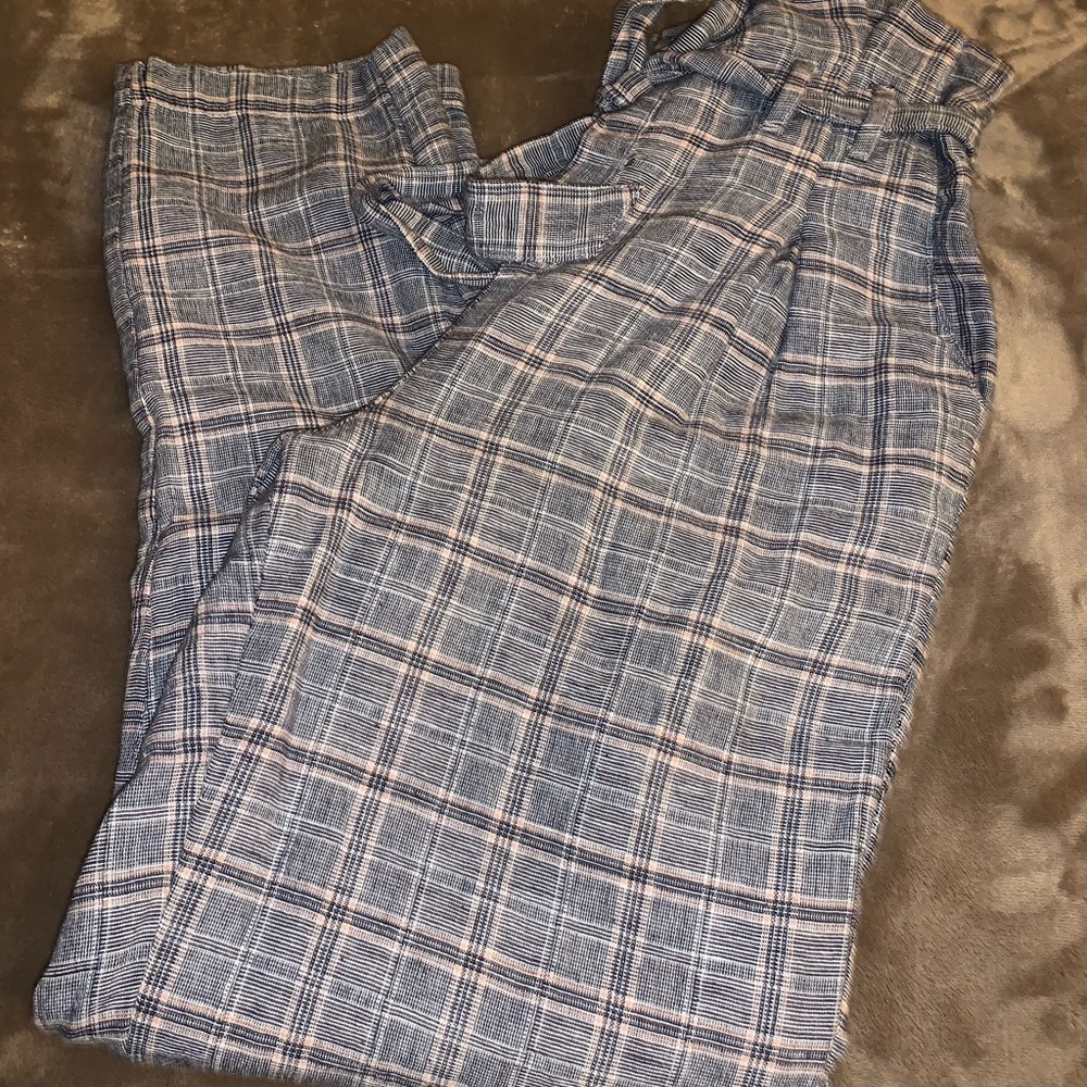 American Eagle High Waisted Tapered Pants - Picture 2 of 2